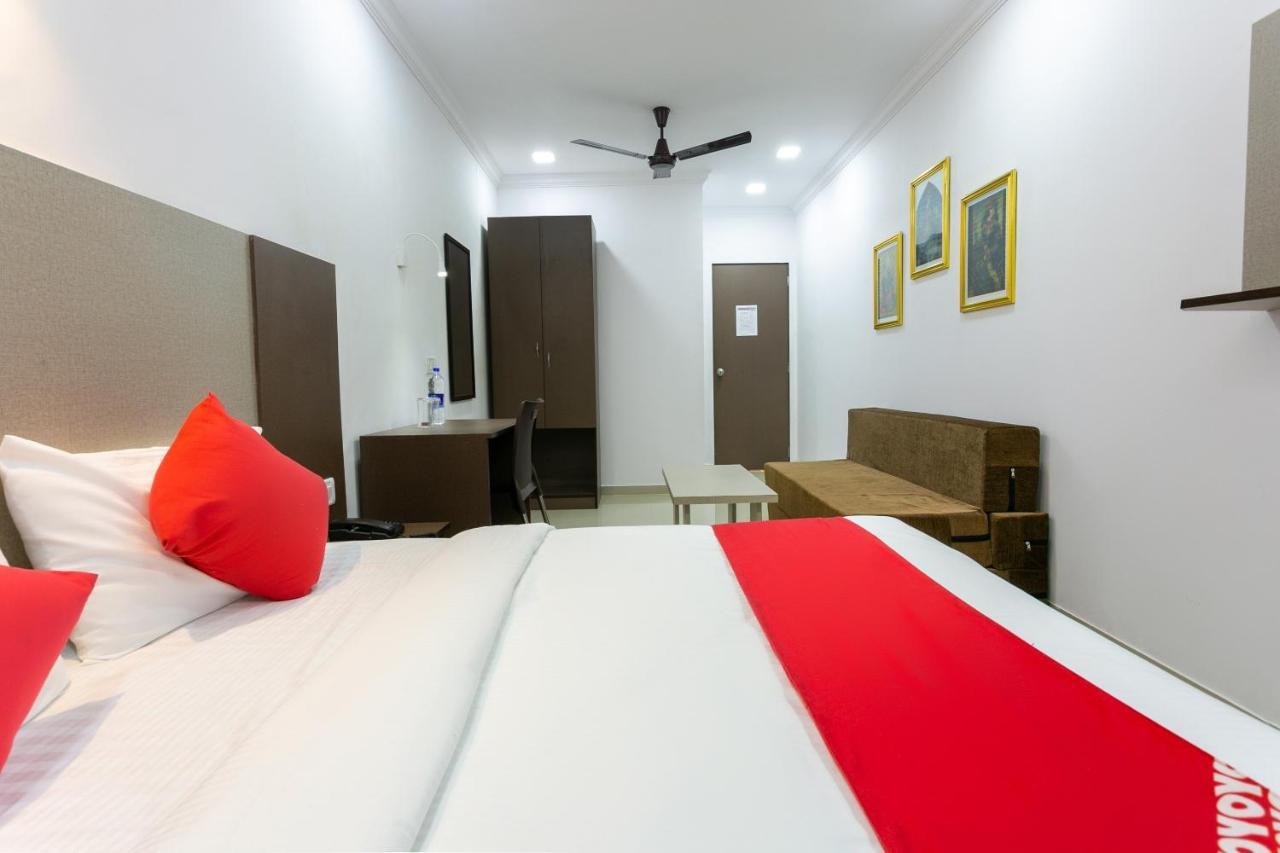 מלון מומביי Collection O 74412 Ardaas Residency מראה חיצוני תמונה